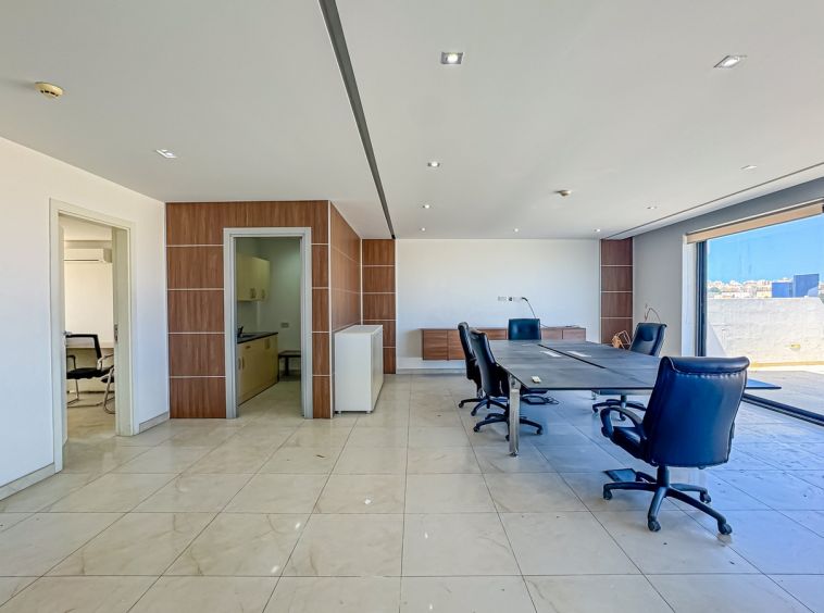 Penthouse Office in Malta Swatar