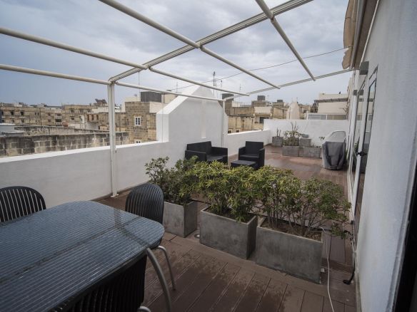 Nicely Finished Duplex Offices Ta' Xbiex