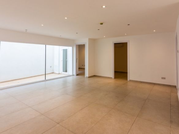 Commercial Space Swieqi To Let