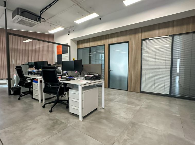 Rent Penthouse Office