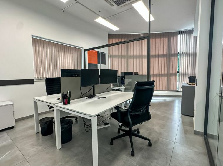 Rent Penthouse Office