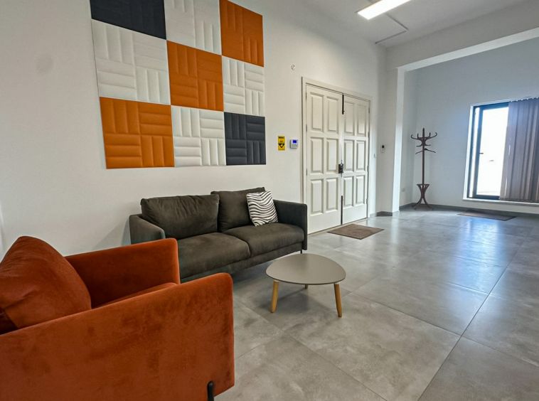 Rent Penthouse Office