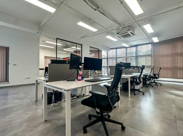 Rent Penthouse Office