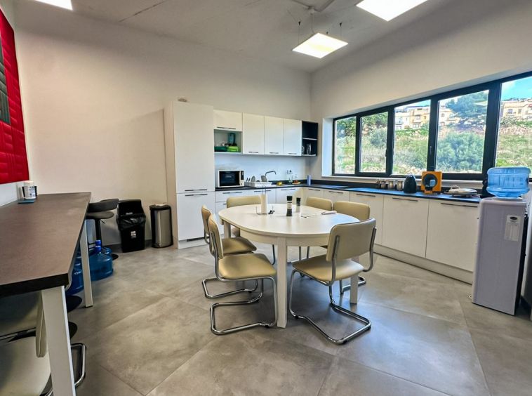 Rent Penthouse Office