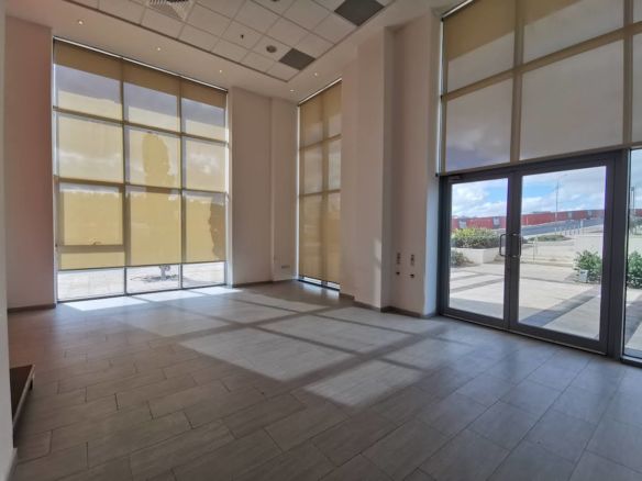 Ground Floor Commercial To Let