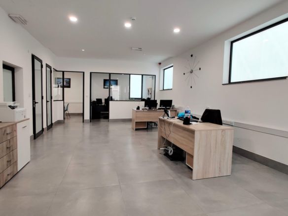 Office Naxxar To Let