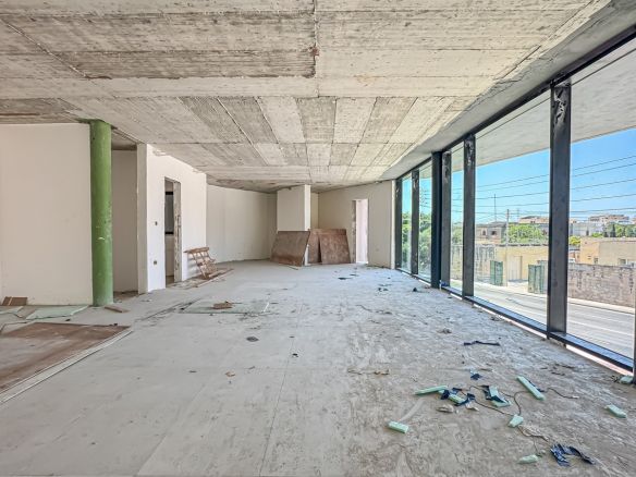 Prime Commercial Space To Let