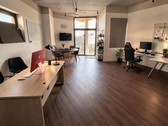 Rent Office Space Pieta