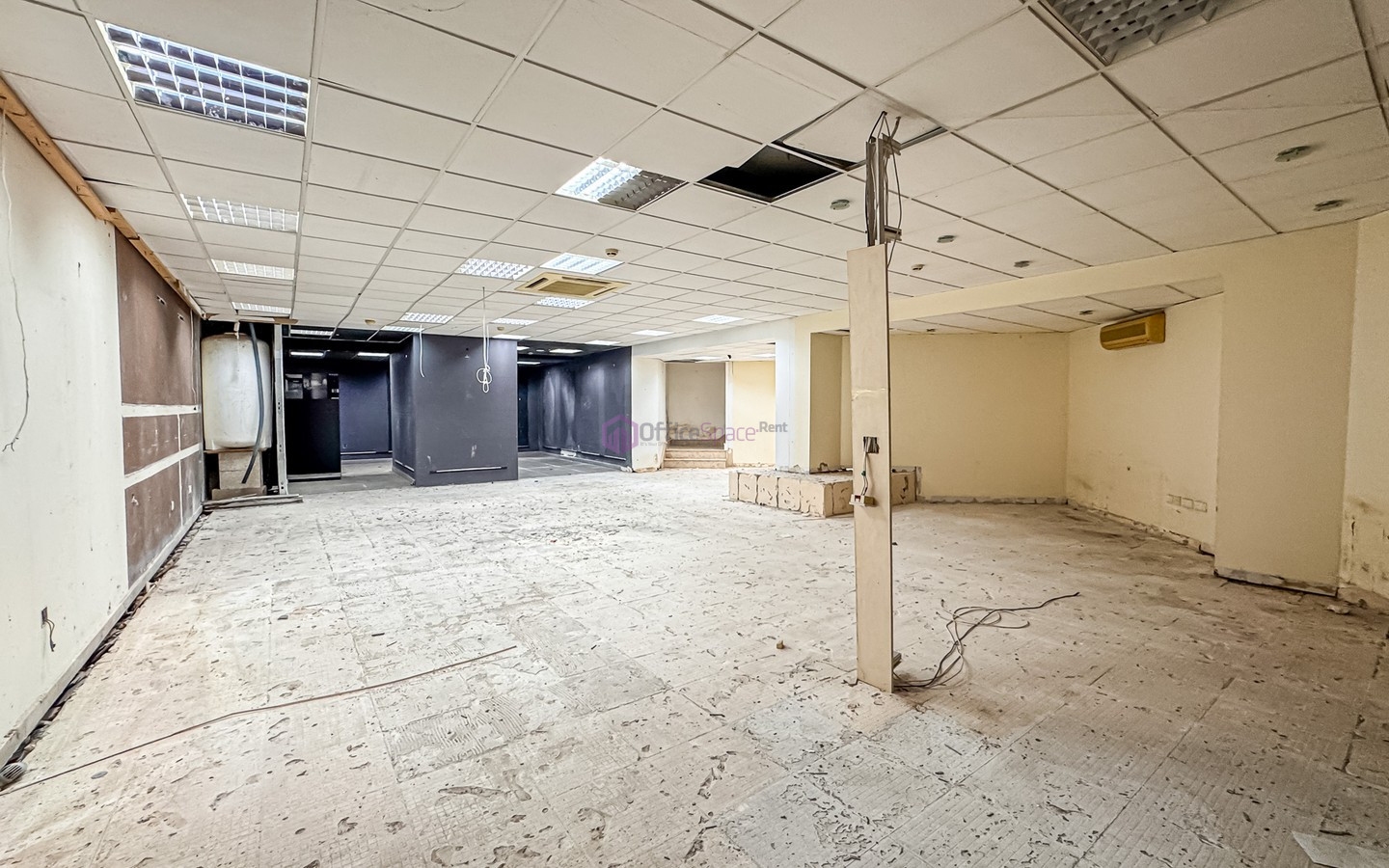 Iklin Prominent Commercial Premises