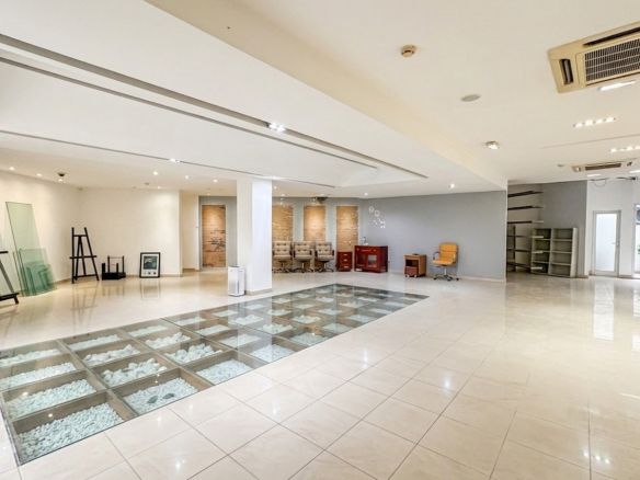 For Sale Prominent Commercial Premises
