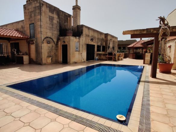 Elegant Villa With Pool To Let
