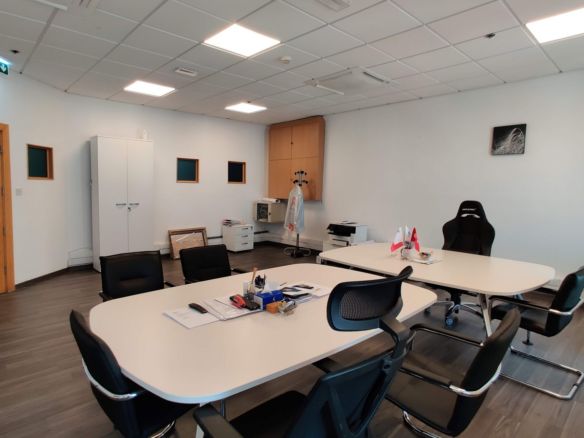 Office in Portomaso To Let