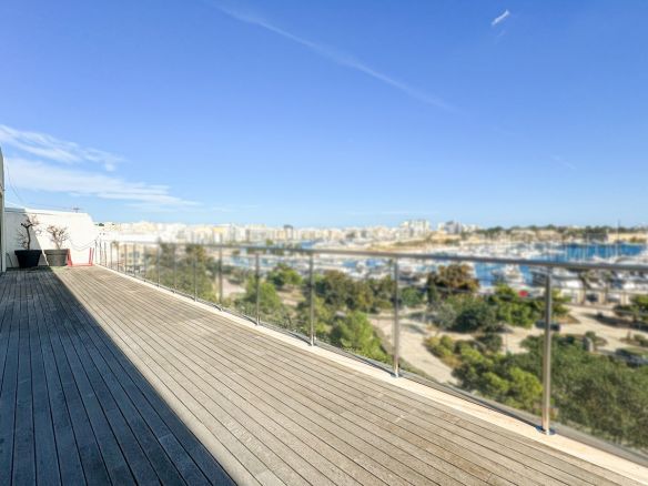 Prominent Penthouse To Let Ta Xbiex