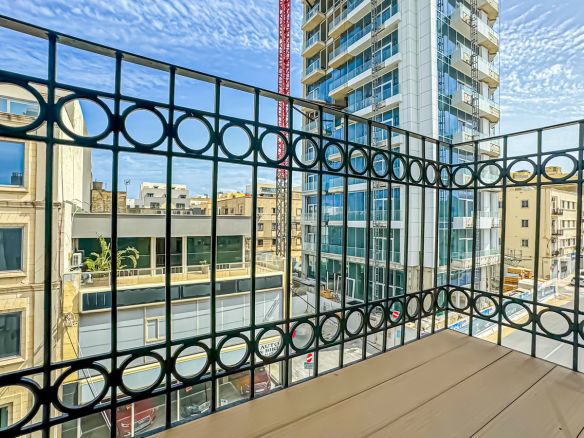 Designer Finished 90sqm Office Ta Xbiex