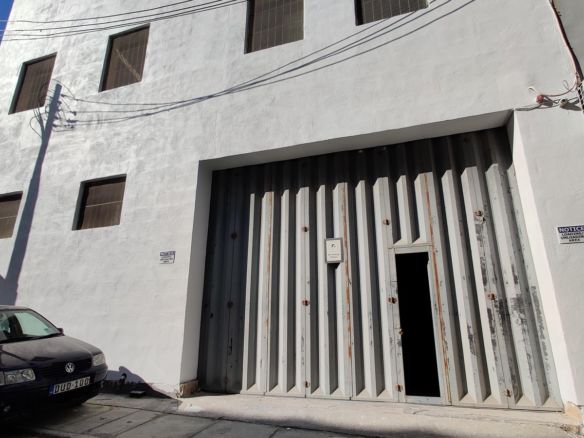 Warehouse Handaq To let