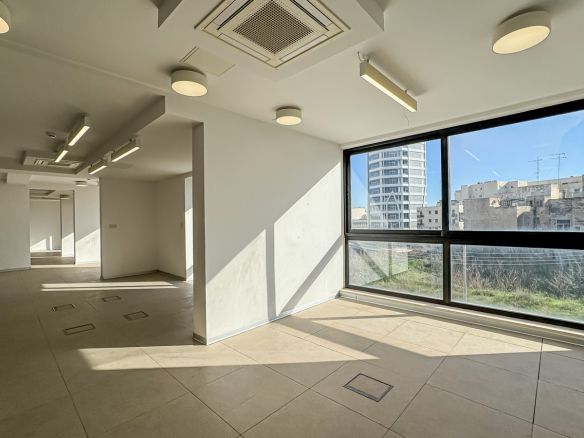 Gzira Highly Finished Office To let