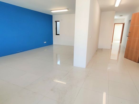 Central Office San Gwann To let