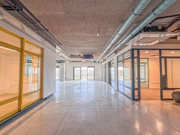 Ta' Xbiex Office in Business Centre