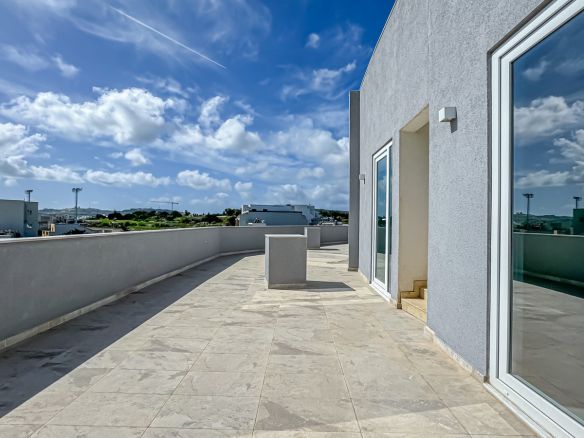 High End Penthouse Office Mosta