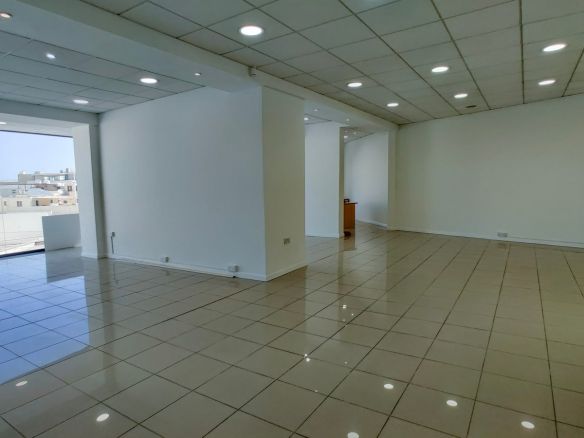Office in Mosta Long Let