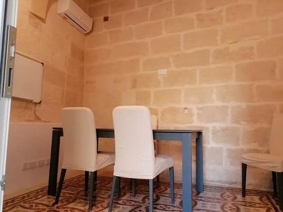 Mosta Small Commercial Space