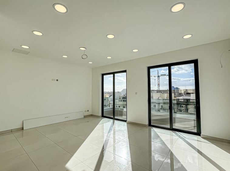 Small Modern Iklin Office