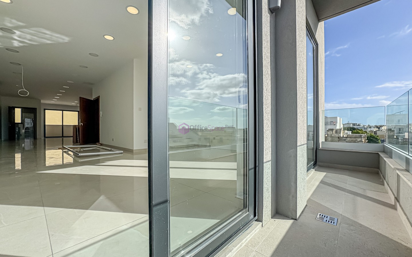 Small Modern Iklin Office