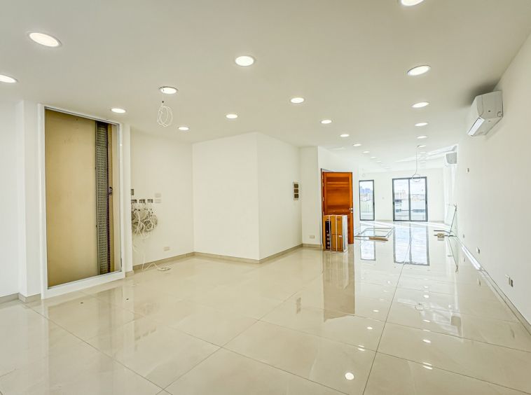 Duplex Iklin Office Space