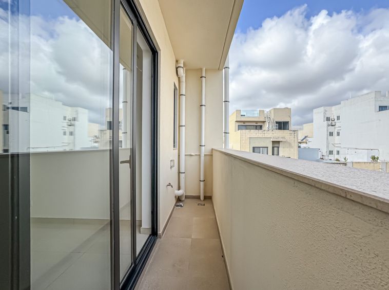 Small Modern Iklin Office