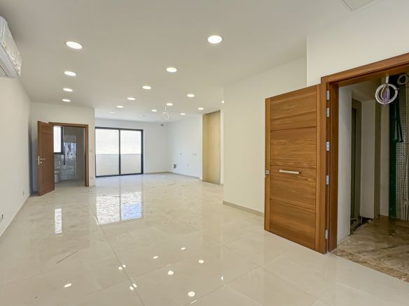 Modern Iklin Office Space