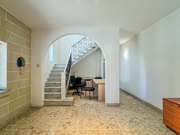 Prominent Property Malta Iklin