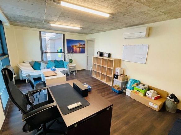 Small Pendergardens Office Space