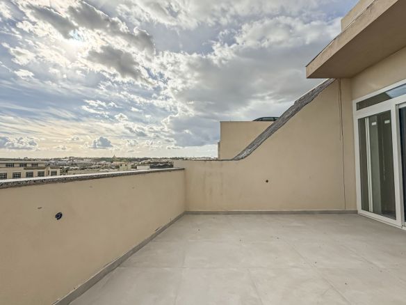 Hal Qormi Commercial Block