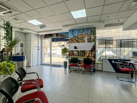 Naxxar Modern Commercial Space