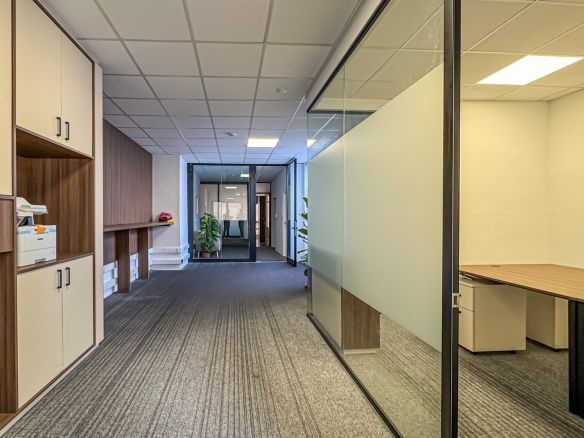 1 Desk Serviced Office in Malta 2