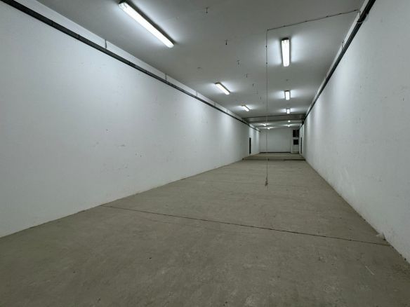 Basement Level Warehouse Handaq