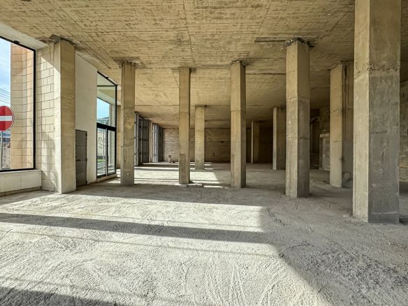 Showroom Mriehel To Let