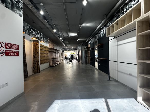 Commercial For Rent Mosta 