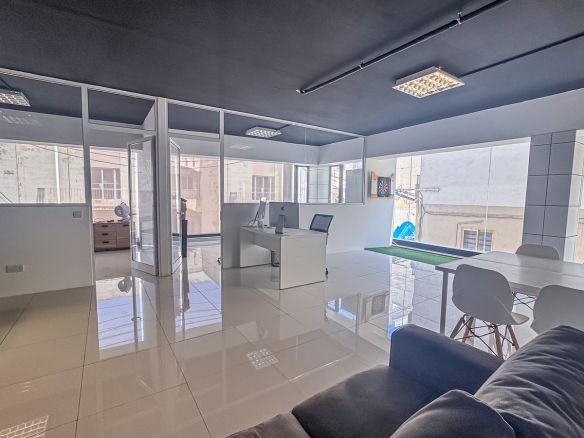 Modern Office in Mellieha
