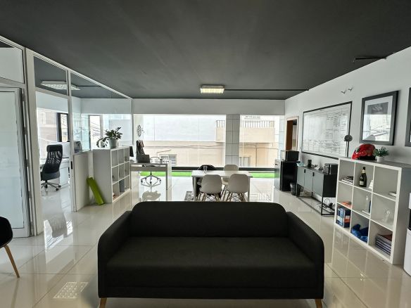 Modern Office in Mellieha