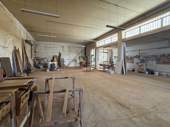 Prominent Commercial Space in Lija