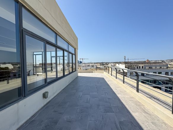 Modern Offices in Iklin To Let