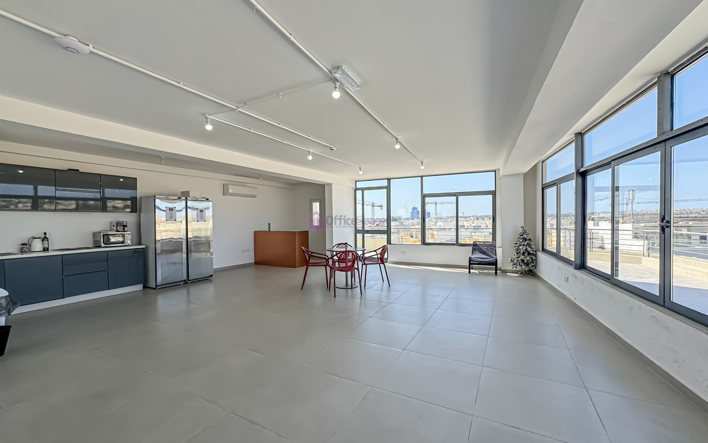 Modern Offices in Iklin To Let