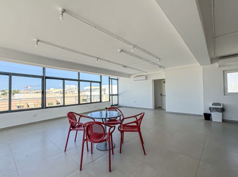 Modern Offices in Iklin To Let