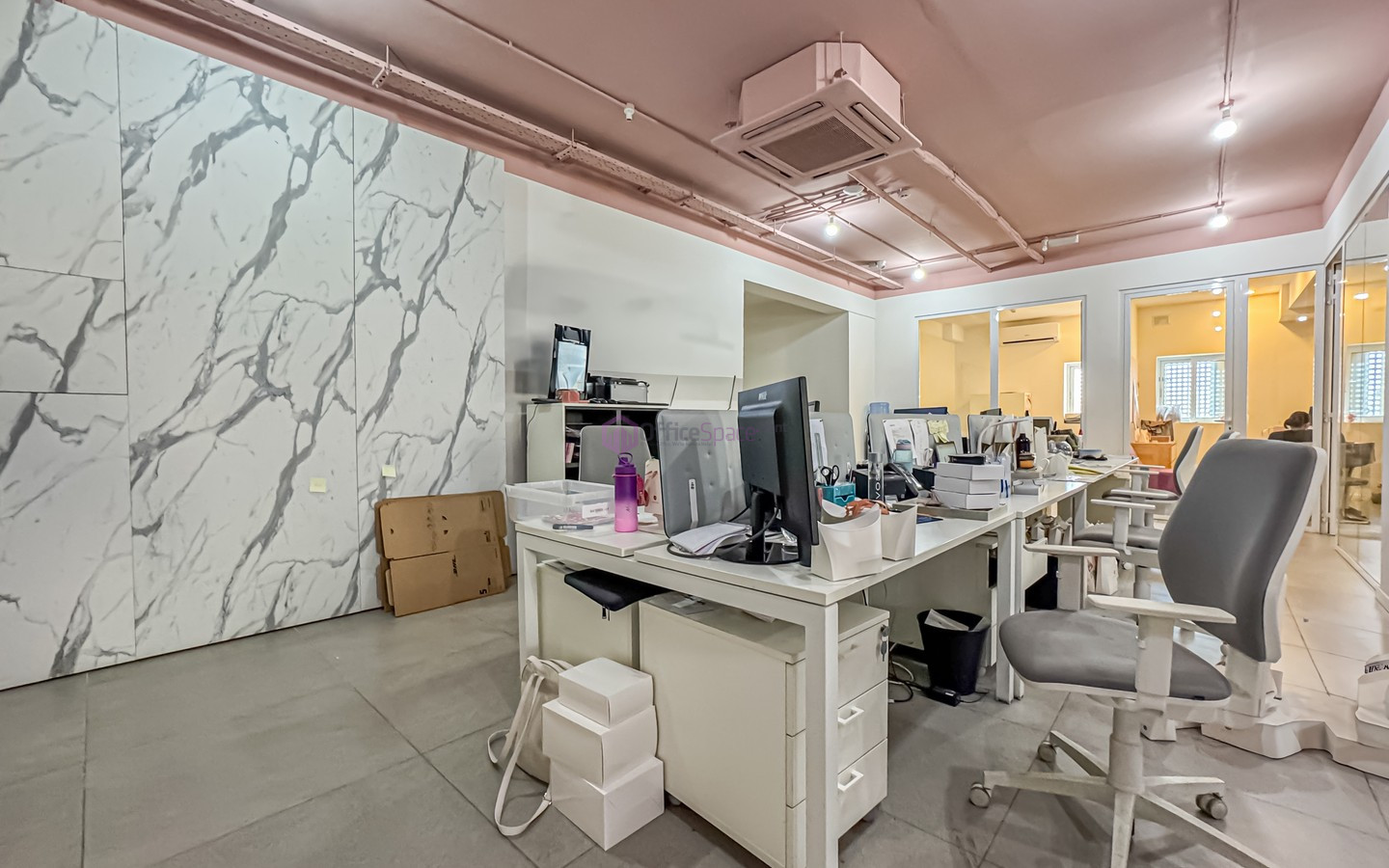Second Floor Office in Iklin To Let