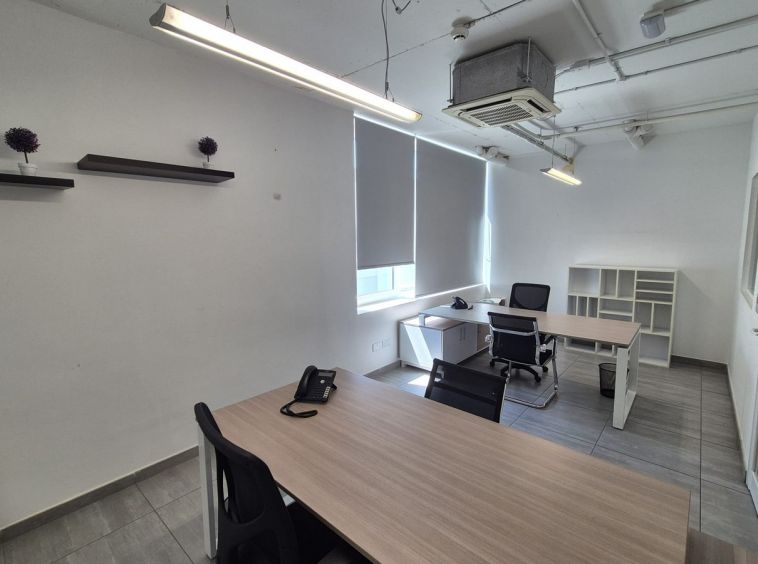 Eight Desk Serviced Office Burmarrad