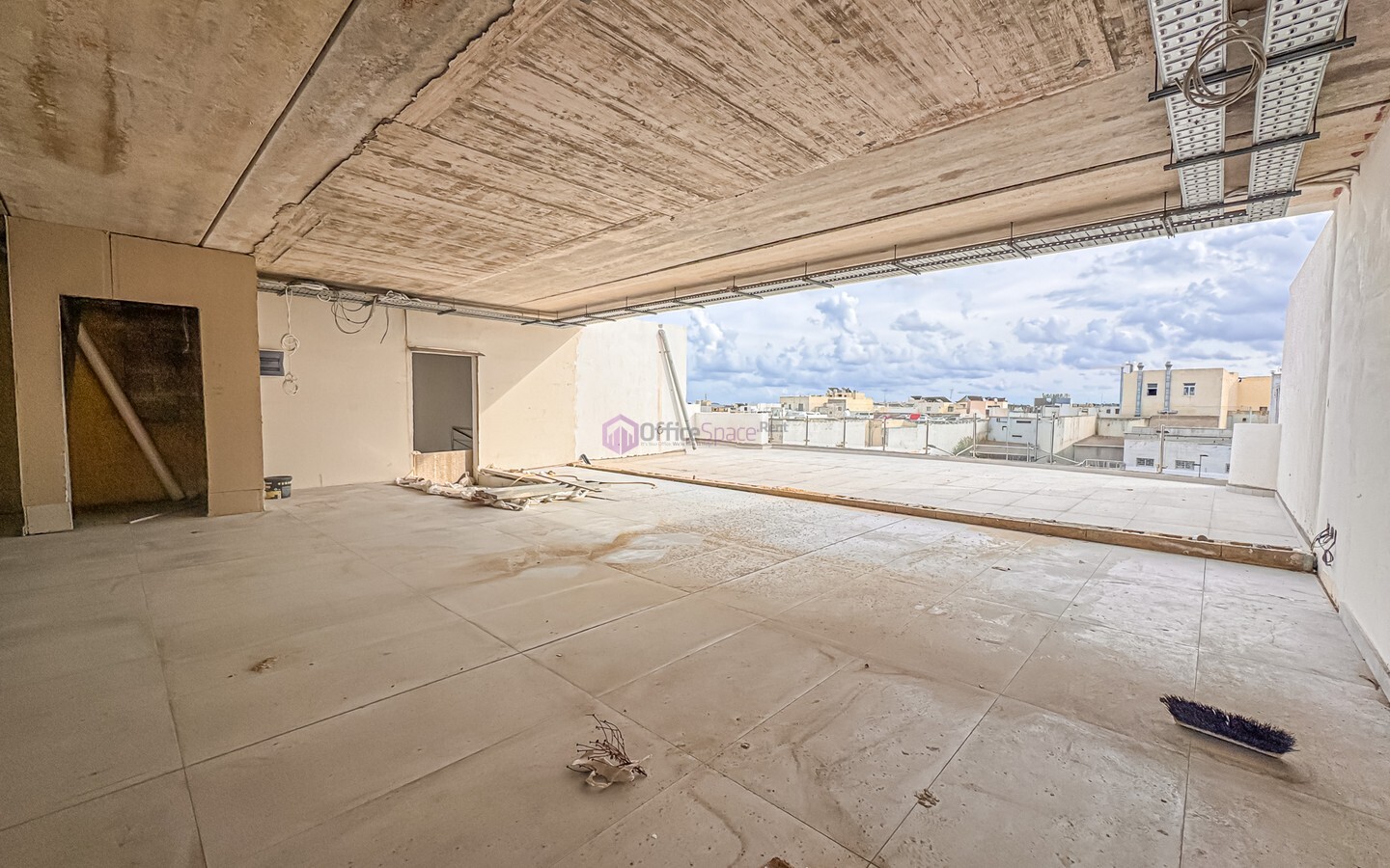 Large Penthouse Office in Haz Zebbug