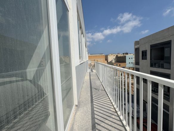 Second Floor Warehouse To Let