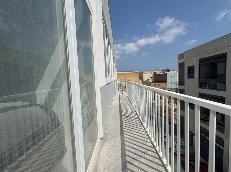 Second Floor Warehouse To Let