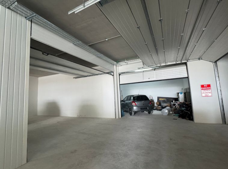 Second Floor Warehouse To Let